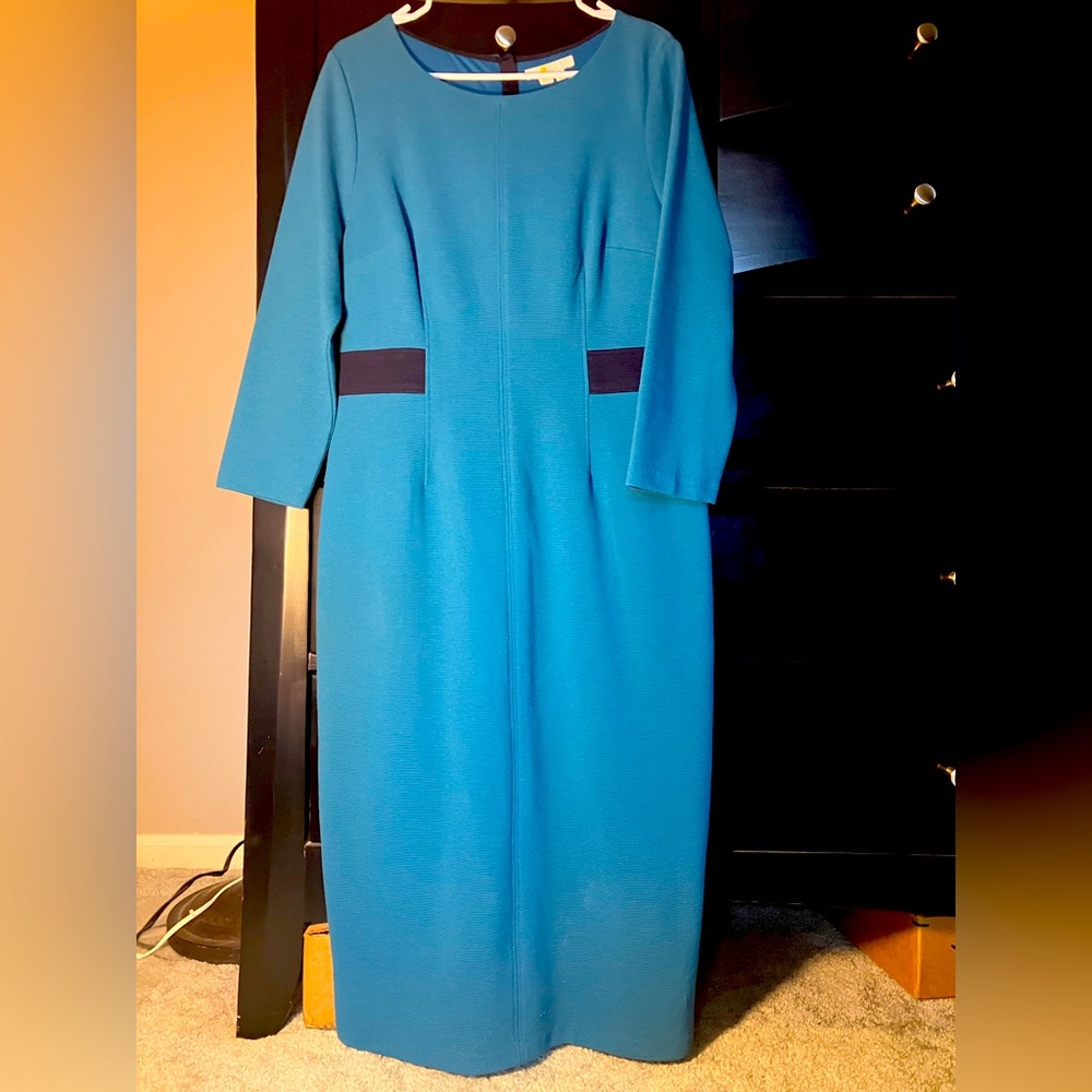 Elegant Blue Long Sleeve Dress
